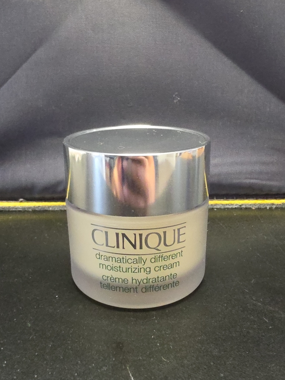 Clinique Moisturizing Cream Jar with Silver Lid - Cream